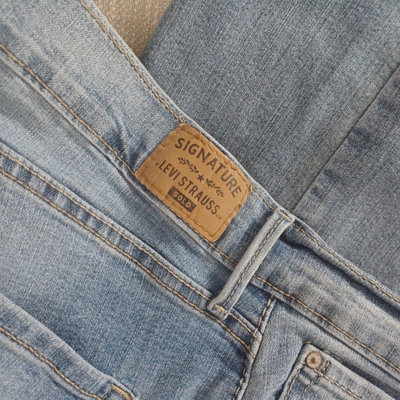Levi’s Jeans - Picture 2 of 3